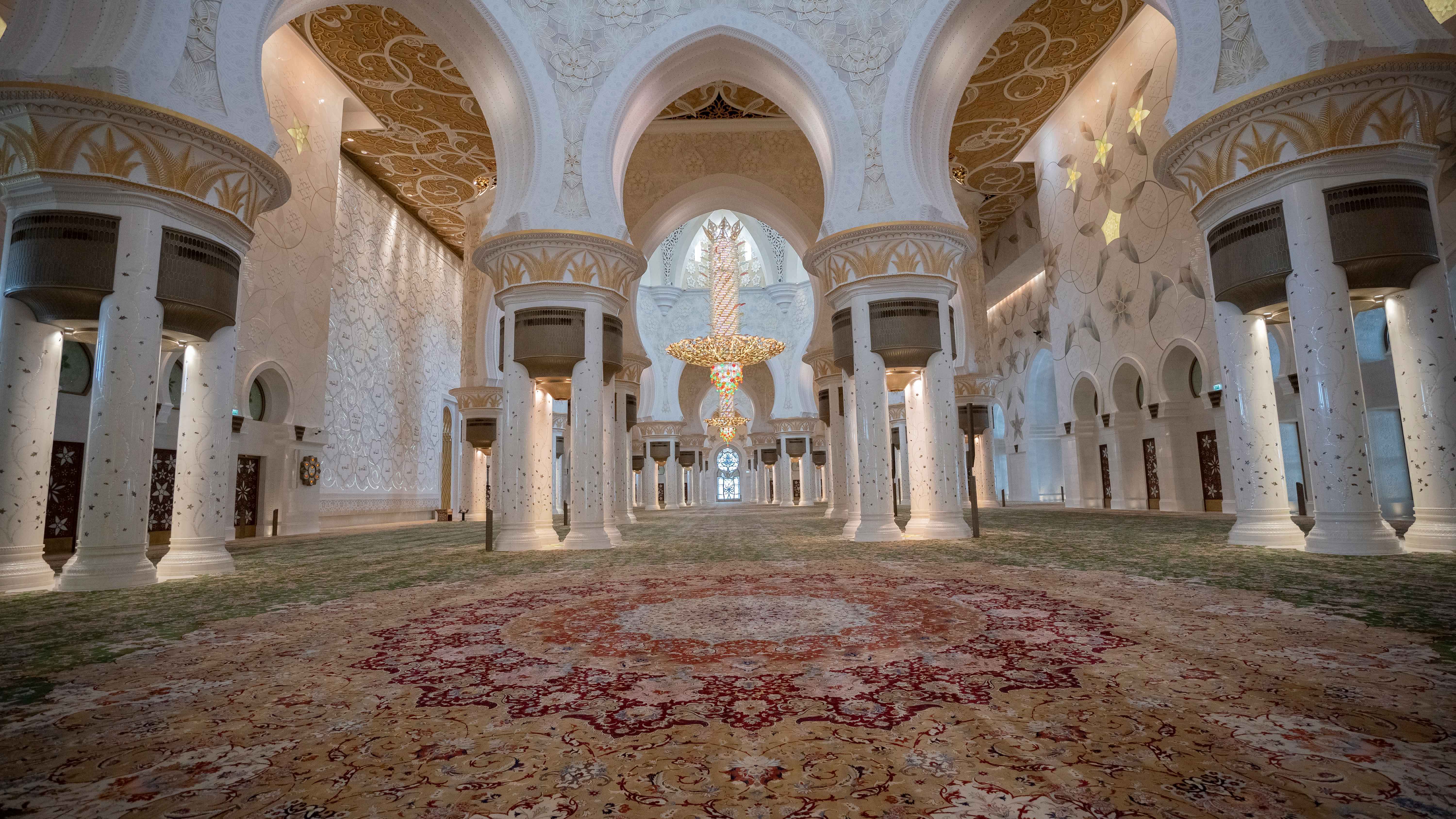 قاعة الصلاة الرئيسة (قاعة النور)
